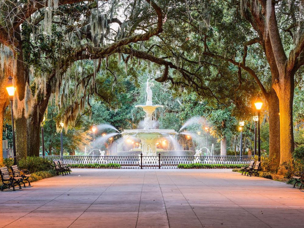 student trips to Forsyth Park Fountain in Forsyth Park, Savannah,