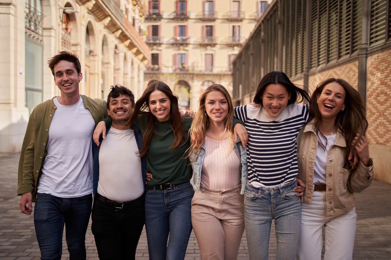 travel group smiling