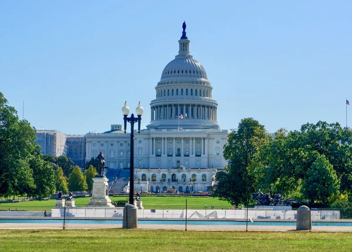 us capitol building on a student tour