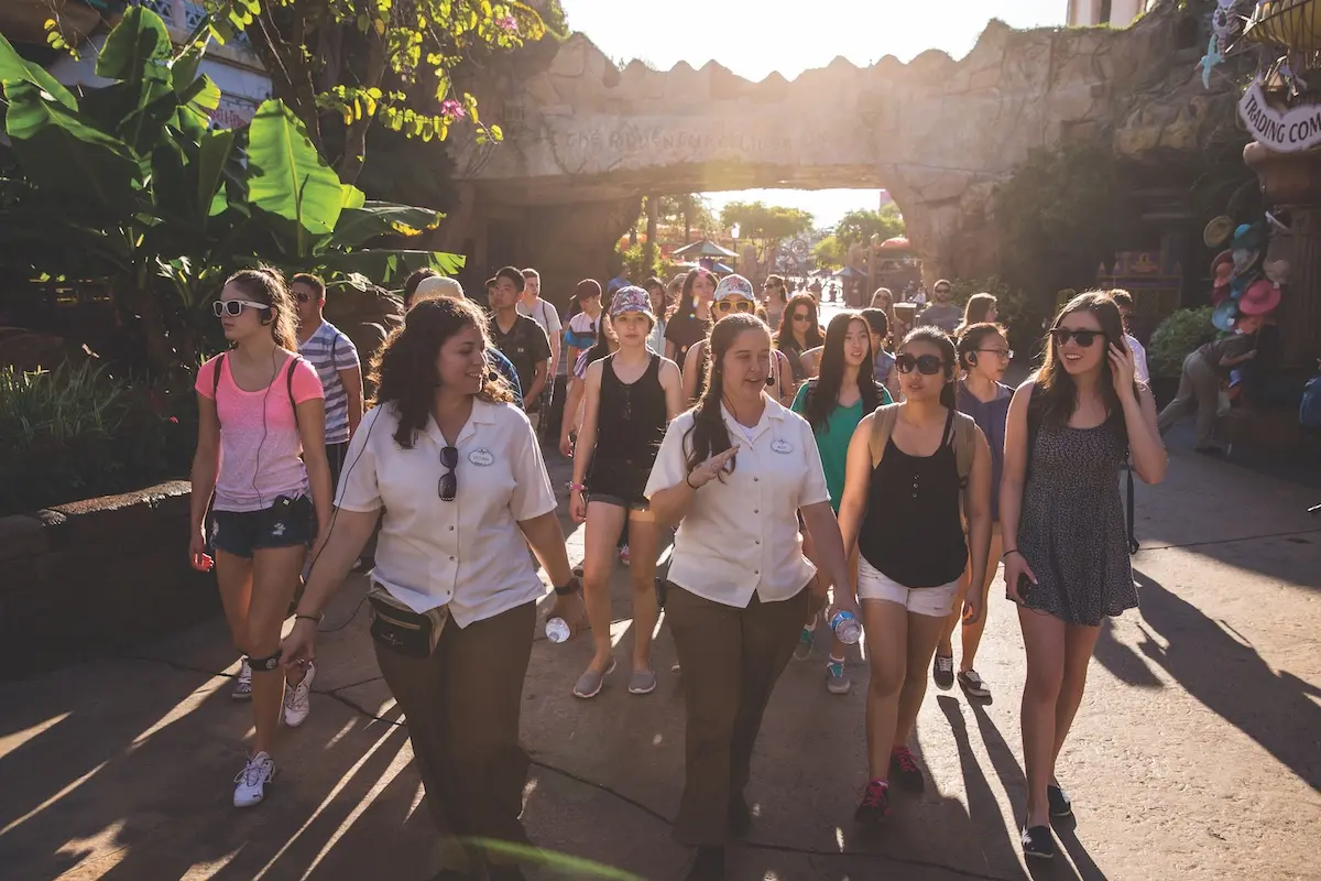 students on tour at universal studios
