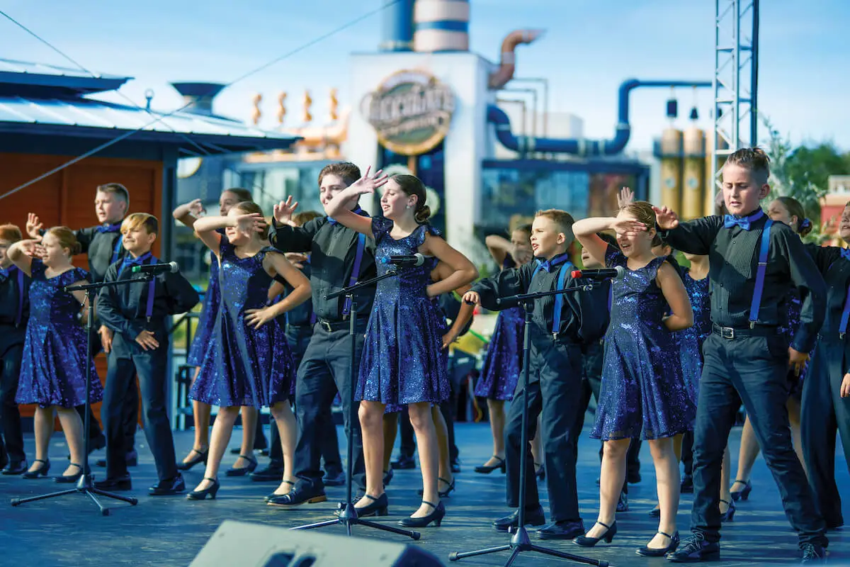 student choir performance at universal studios