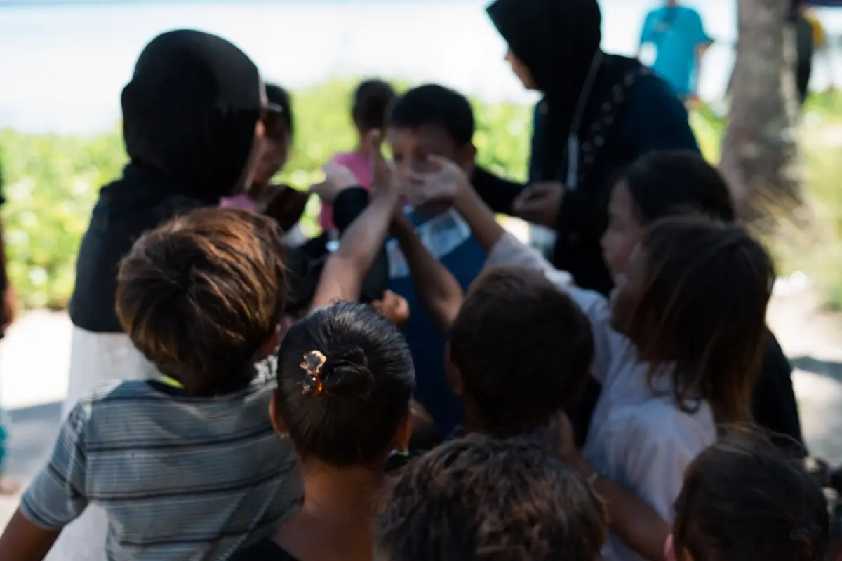 bajau-laut-children-in-semporna-sabah-waiting-for-2026-03-20-06-15-11-utc